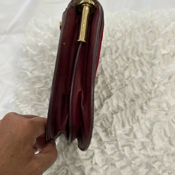 🇺🇸SALE🎈
LOUISE ET CIE - Burgundy Suede/ Leather Crossbody Bag - - Picture 7 of 10